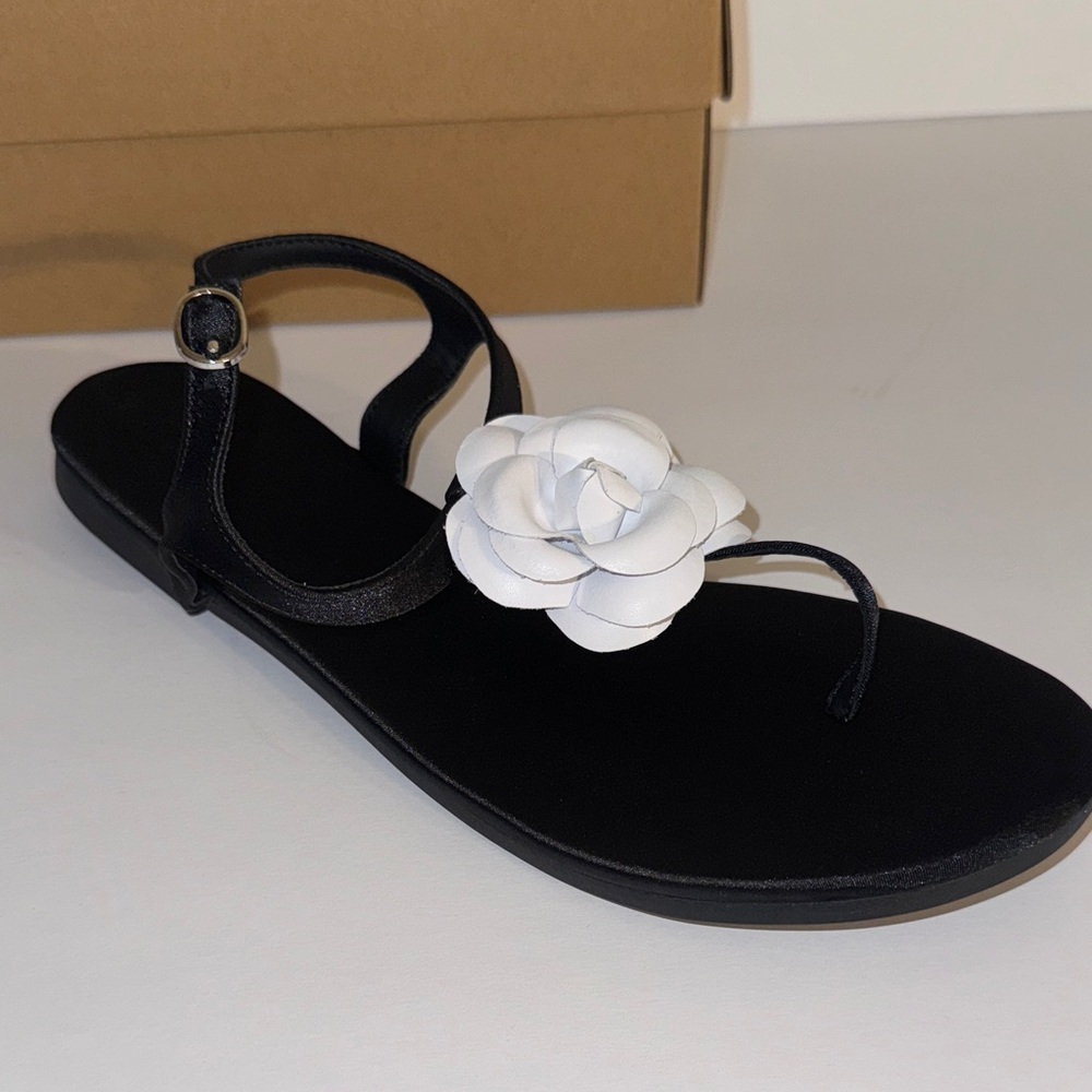 Black Satin Sandals with White Leather Flower  New Sz 9 - Picture 6 of 7